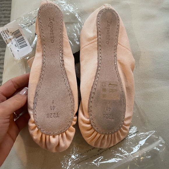 NWT repetto ballet shoes. - Picture 2 of 3